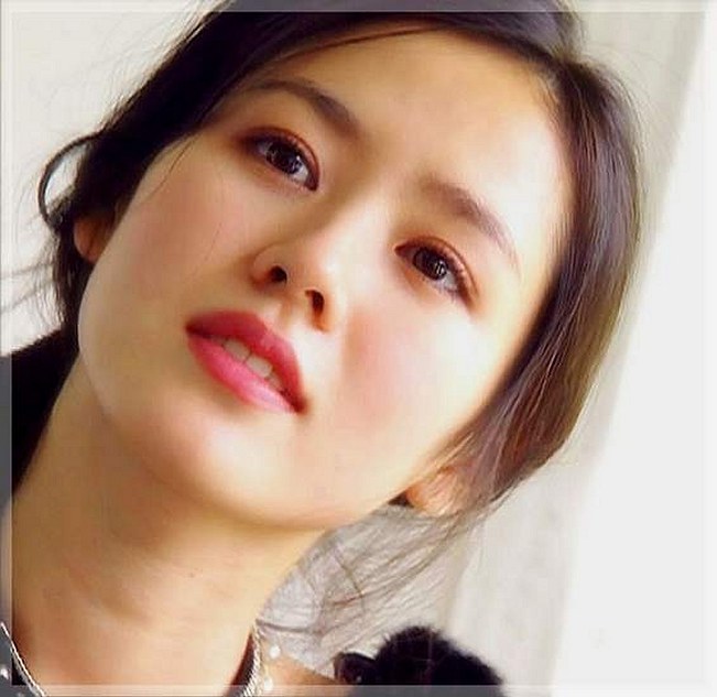 Korean Actress Ye Jin Son Picture Gallery