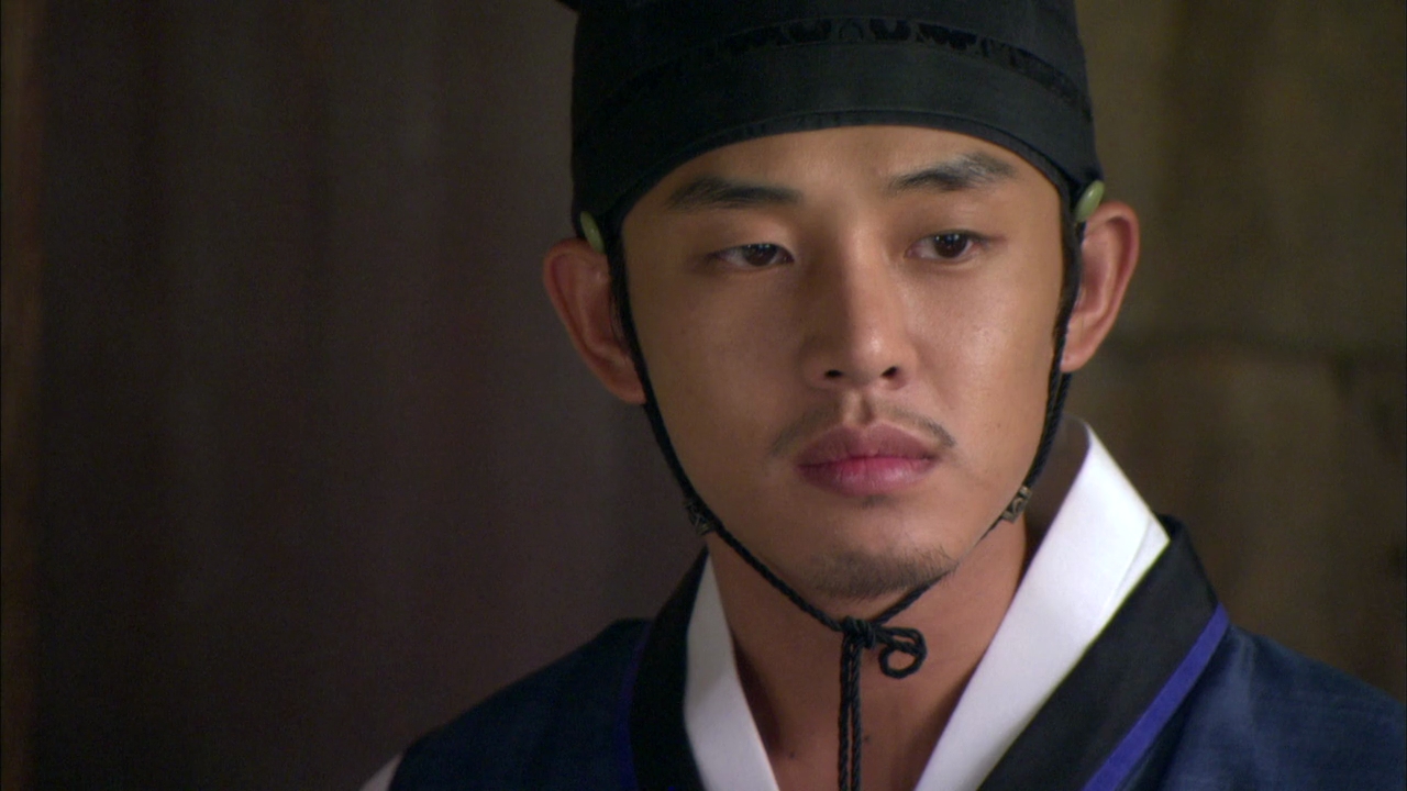 YOO AH IN - Korean Actor - Picture Gallery