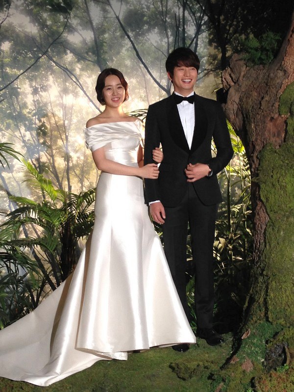 Korean Actress Eun Hye Yoon Picture Gallery
