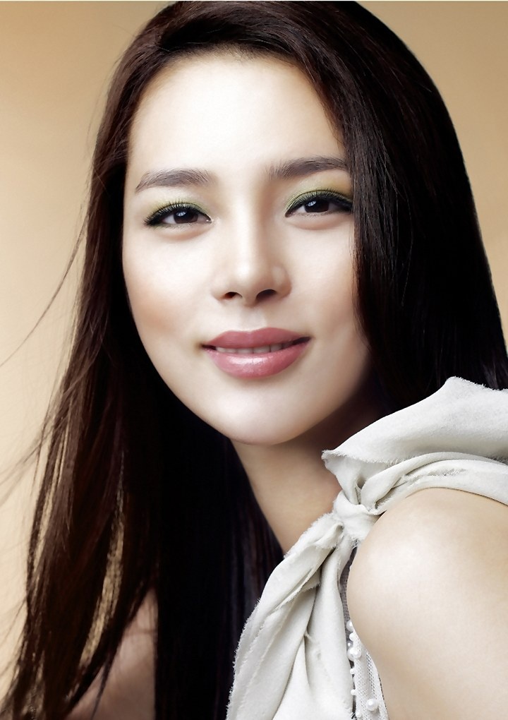 Korean Actress Park Si Yeon Picture Gallery